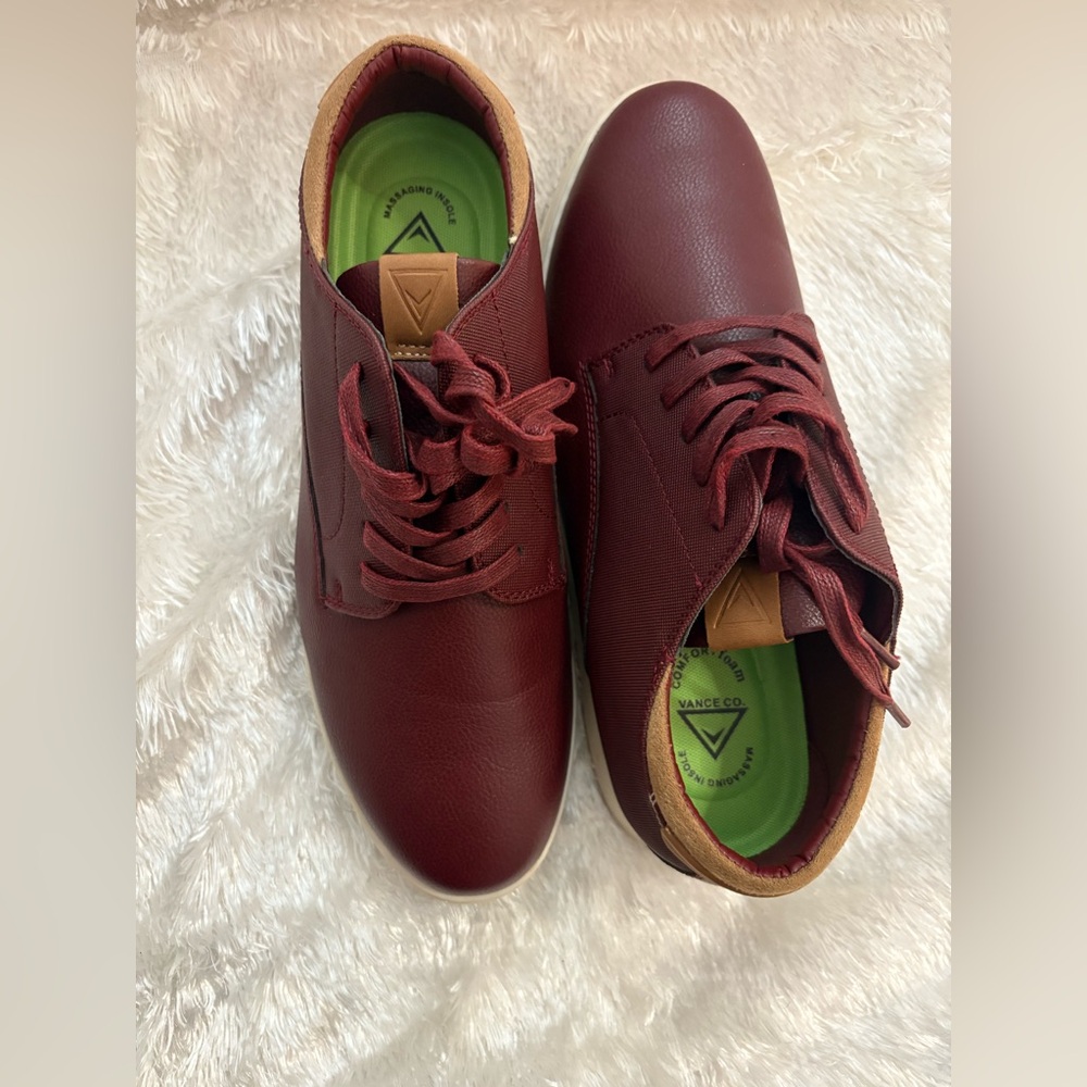 Vance Co burgundy Men's Aydon Wide Casual Sneaker size 11